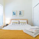 Mccormick Place 420 Friendly 3Br In Downtown Chicago With Optional Parking Sleeps 8 Guests Near Soldier Field, Grant Park And Lakefront Trail