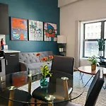 Mccormick Place 420 Friendly 3br In Downtown With Optional Parking Sleeps 8 Guests Near Soldier Field, Grant Park And Lakefront Trail Apartment