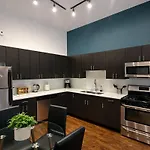 Mccormick Place 420 Friendly 3br In Downtown With Optional Parking Sleeps 8 Guests Near Soldier Field, Grant Park And Lakefront Trail