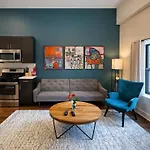 Mccormick Place 420 Friendly 3br In Downtown With Optional Parking Sleeps 8 Guests Near Soldier Field, Grant Park And Lakefront Trail