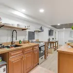 2 Mi To Logan Square Pet-Friendly Urban Oasis!