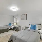 2 Mi To Logan Square: Pet-Friendly Urban Oasis!