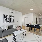 Envitae Hotel 4Br Modern Sleek Apartment