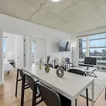 Envitae Hotel 4Br Modern Sleek Apartment