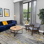 Cozy Smoke Ok 3br Near Mccormick Chicago
