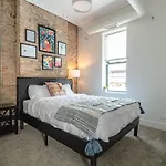 Cozy 420-Friendly 3Br City Retreat Near Mccormick 2001 S State St - 2B