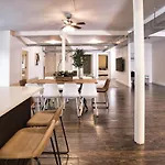 Mccormick 4Br Huge Unit With Pool Table 2010 South Wabash Ave - 3R