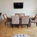 4 Bedroom Sleeps 20 People