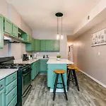 Logan Sq 4Br - Free Parking - Near Nightlife & Dt