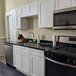 Downtown Vintage Chicago Apt