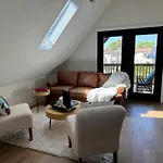 Chic Luxe Spa Retreat Light Filled King Bed Garage