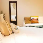 2Level Duplex With Jaccuzi-Gem In Chicago 4Bd&3Ba