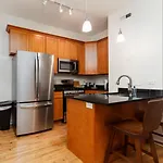 Flexhome Wicker Park - Stylish 2Br - Sleeps 6