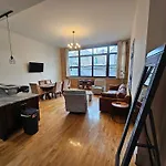 4 Bedroom Sleeps 20 People