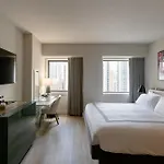 Thompson Chicago, By Hyatt 4*