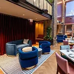 Thompson Chicago, By Hyatt Chicago