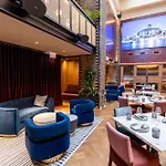 Thompson Chicago, By Hyatt Chicago