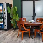 Convenient 2Br Suite In Prime Location With Gym Access & Optional Parking Near Mccormick Place And Soldier Field