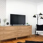 Cozy Wicker Park With Movie * Chicago