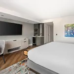Hilton Grand Vacations Club Magnificent Mile 3*