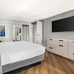 Hilton Grand Vacations Club Magnificent Mile Hotel