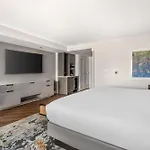 Hilton Grand Vacations Club Magnificent Mile Hotel 3*