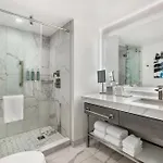 Hilton Grand Vacations Club Magnificent Mile 3*
