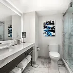 Hotel Hilton Grand Vacations Club Magnificent Mile Chicago