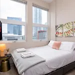 Modern 2Br In South Loop Near Soldier Field, Grant Park, Downtown, & Lakefront Trail