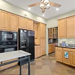 Apartment Elegant And Chic 2bed 2bath Steps From The Lake!