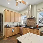 Elegant And Chic 2bed 2bath Steps From The Lake! * Chicago