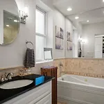 Elegant And Chic 2bed 2bath Steps From The Lake!