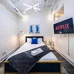 Mccormick By Slumber 5* Chicago