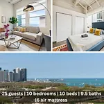 Holiday home Downtown Mich Ave - 6 Penthouses, Sleep 25 Chicago