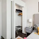 Downtown Mich Ave - 6 Penthouses, Sleep 25