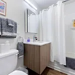 Holiday home Downtown Mich Ave - 6 Penthouses, Sleep 25