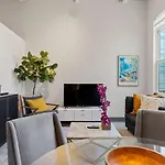 Downtown Mich Ave - 6 Penthouses, Sleep 25 Chicago