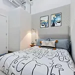 Downtown Mich Ave - 6 Penthouses, Sleep 25 *