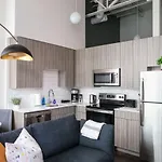 Downtown Mich Ave - 6 Penthouses, Sleep 25