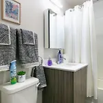 Holiday home Downtown Mich Ave - 6 Penthouses, Sleep 25