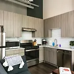 Holiday home Downtown Mich Ave - 6 Penthouses, Sleep 25 *