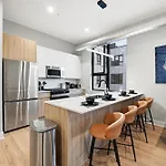 Edgewater Apt With Free Parking Gym Modern Living