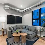 Steps From The Edgewater Modern 2bd 2ba Apartment Chicago