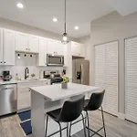 Comfortably Well-Furnished 1Br Unit In West Loop - Grand Rep