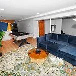 King Bed 6Br Chicago With Pool Table Sleeps 16 Near Humboldt Park