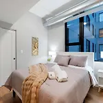 Steps From The Lake Edgewater Modern 2Bd 2Ba