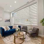 Modern 2-bd 2-ba Retreat Near Medical District
