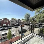 Renovated 3 Bedroom Chicago Downtown Pilsen