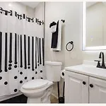 Modern 3Br Apt Near United Center