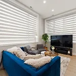 Apartment Modern 2-bd 2-ba Retreat Near Medical District